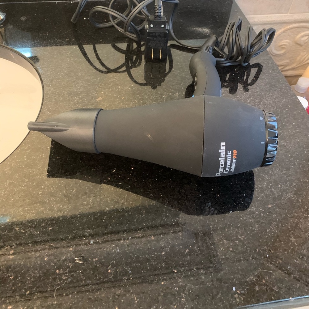 Blow dryer